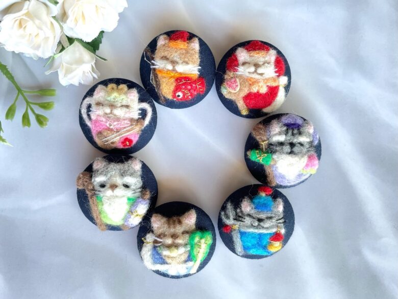 七福神の由来 特徴と見分け方とは 羊毛フェルト ねこ七福神のブローチ Mocharina 布あそび