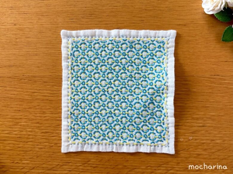 刺し子ふきん「十字花刺し」の裏側の写真。