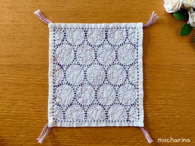 刺し子ふきん「朝顔」の裏側の写真。