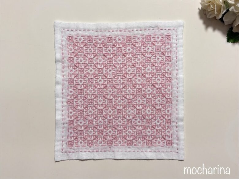 刺し子ふきん「マーガレット」の裏側の完成写真。