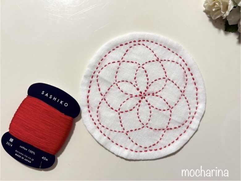 花刺しコースターの完成写真。
