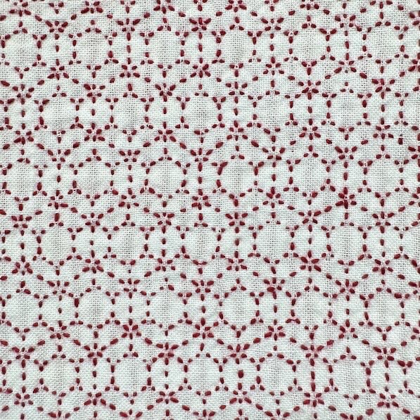 セリアの刺し子ふきん「霰亀甲」の写真。