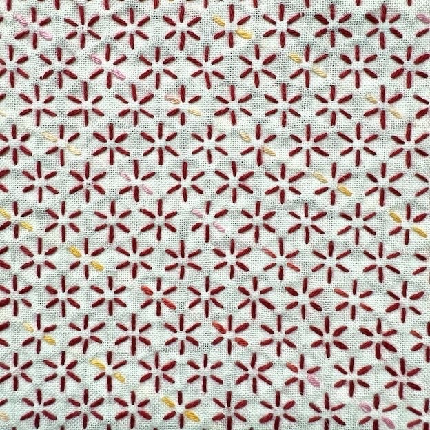 セリアの刺し子ふきん「小花刺し」の写真。