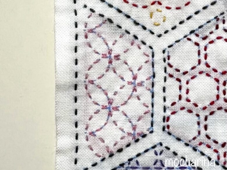 刺し子の七宝つなぎの写真。