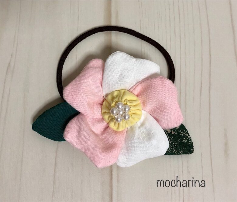 1月の誕生月の花 椿の髪飾りの作り方と花言葉 Mocharina 布あそび