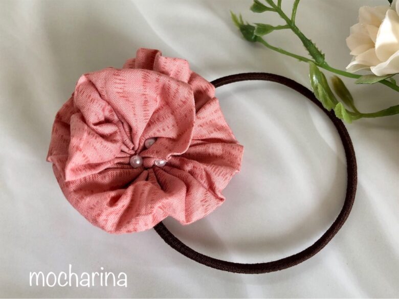 6月の誕生月の花 バラの髪飾りの作り方と花言葉 Mocharina 布あそび